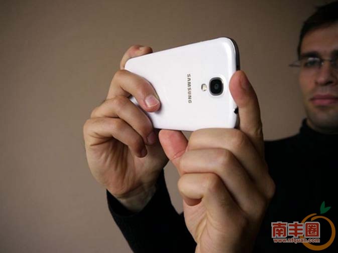 phone1.jpg