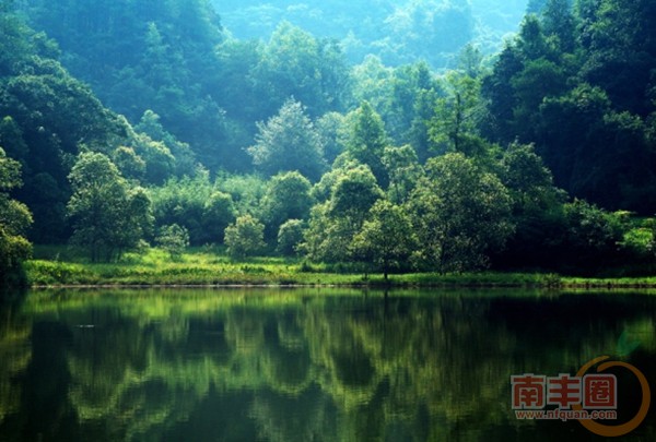 潭湖.jpg