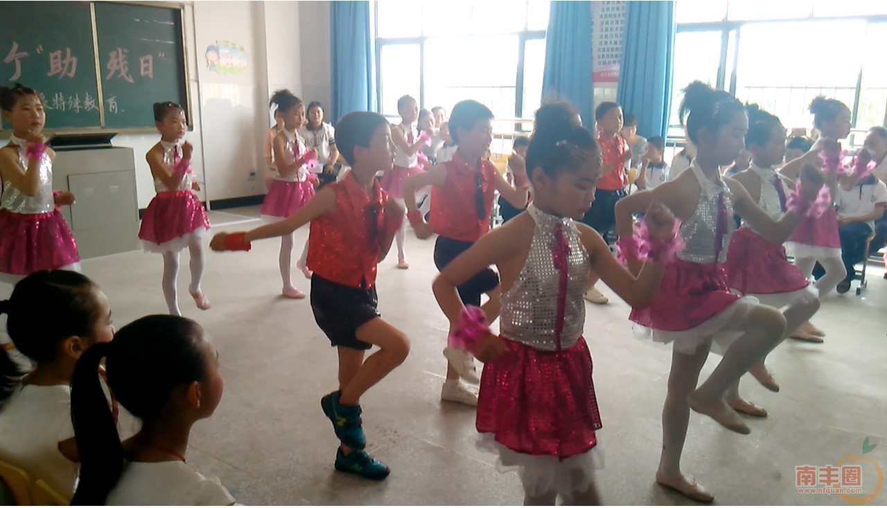 桔都小学助残日_07.jpg